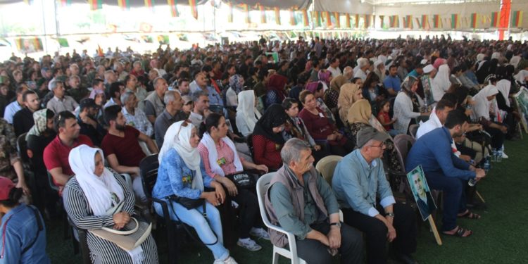 Şehit Helmet’in taziyesi binler tarafından ziyaret edildi