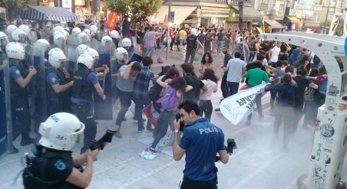 Faşist Türk polisi Pirsus anmasına saldırdı!