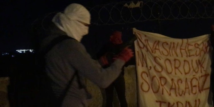 TKP/ML militanlarından silahlı ve molotoflu eylem