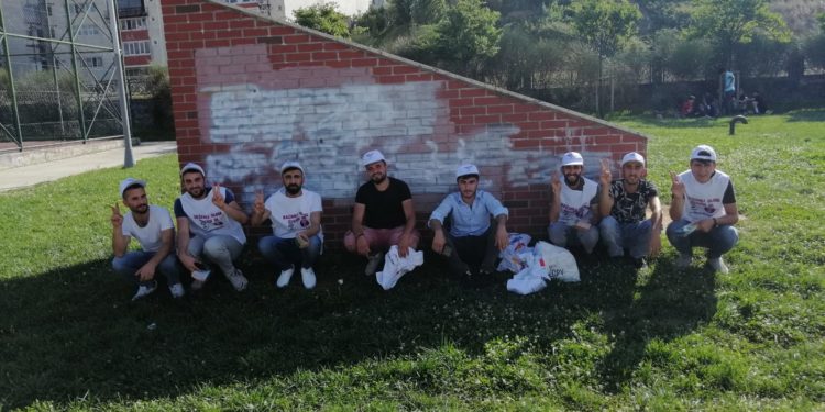 Arnavutköy’de Gençler “Bağımlı olma, özgür ol’ bildilerini dağıttı