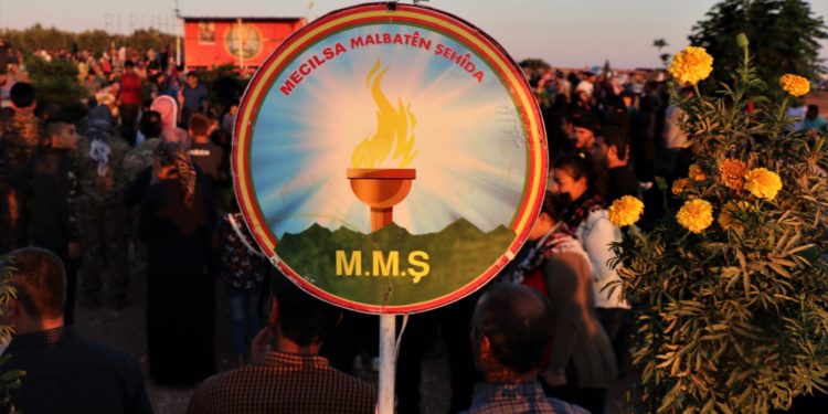 Rojava ve Kuzey Suriye’de halklar şehitliklere akın etti