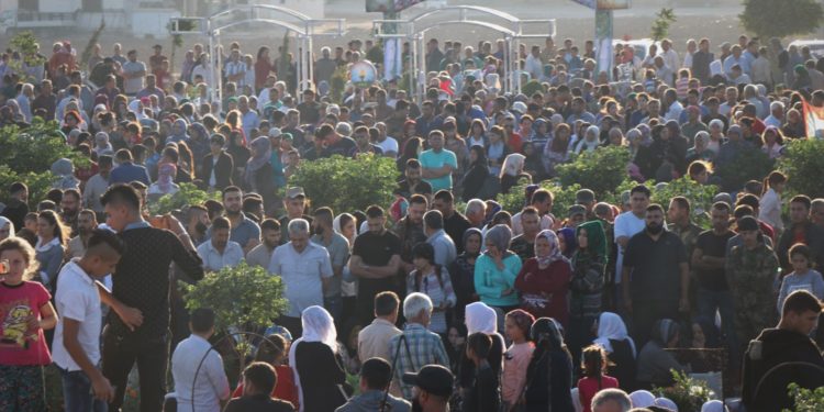 Rojava ve Kuzey Suriye’de halklar şehitliklere akın etti