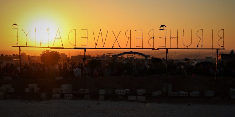 Rojava ve Kuzey Suriye’de halklar şehitliklere akın etti