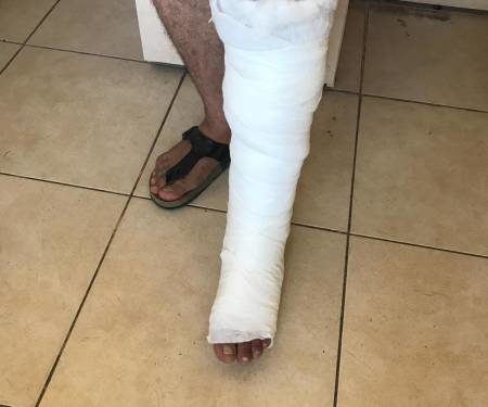 İşgalci Türk polisi şehit ailesine saldırdı!