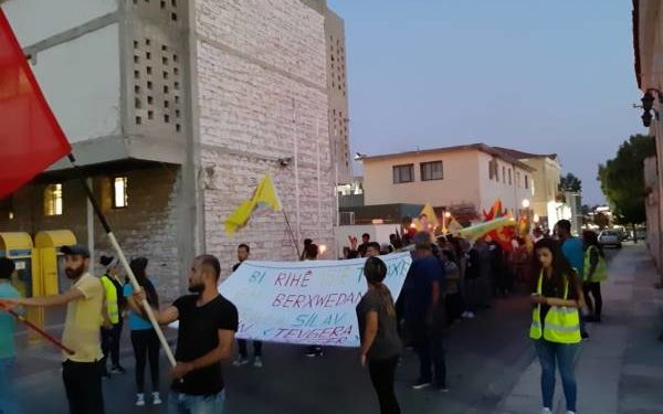 Yunanistan’da gençlikten 15 Ağustos yürüyüşü