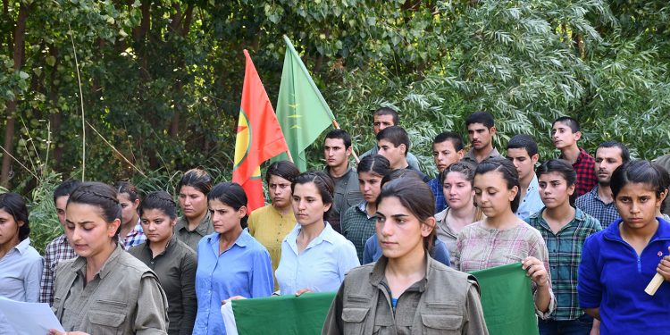 FLAŞ – Onlarca genç gerilla saflarına katıldı