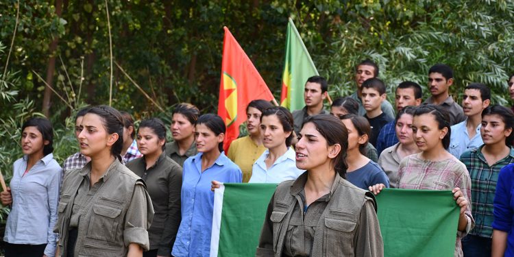 FLAŞ – Onlarca genç gerilla saflarına katıldı