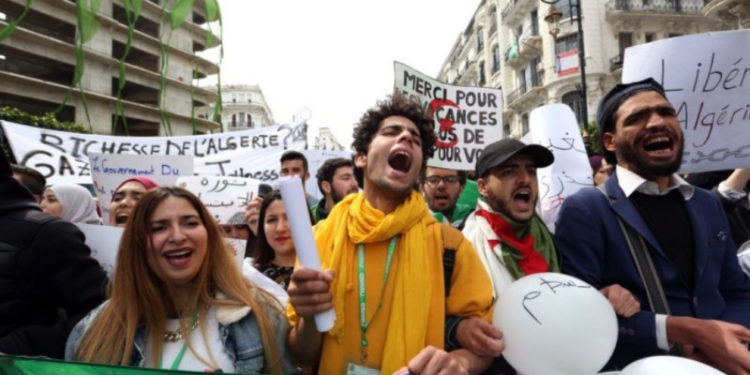 Cezayirli öğrencilerin direnişi devam ediyor