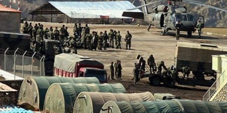 İşgalci Türk askeri Hewlêr’de iki genci gözaltına aldı