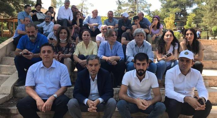 Mêrdîn’de engellemelere rağmen direniş devam ediyor