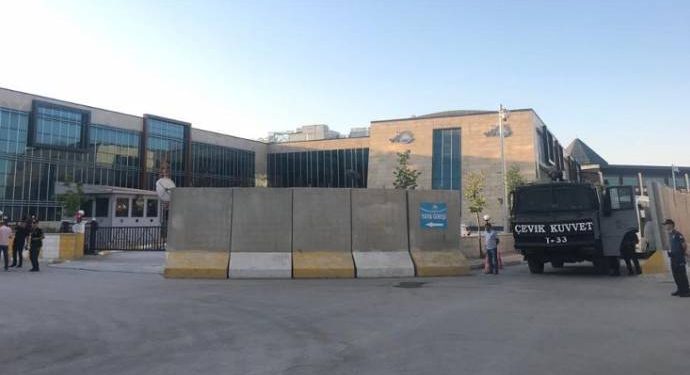 Wan’da 8 meclis üyesi görevden alındı