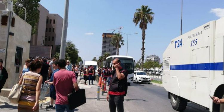 Avukatlara saldırı: Çok sayıda gözaltı