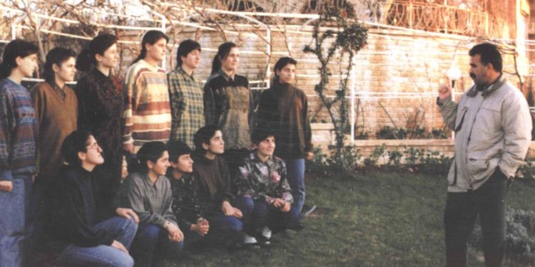 Özgürleşen Ve Ordulaşan Kadın Yaşamda Zafer Demektir