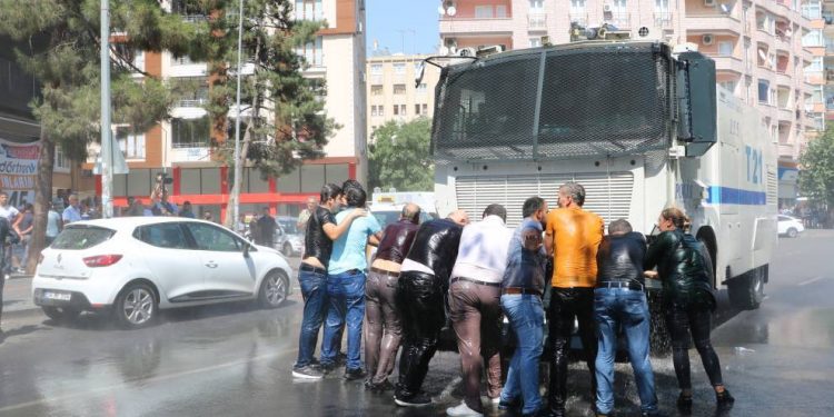 Amed’de işgale karşı eylemler sürüyor