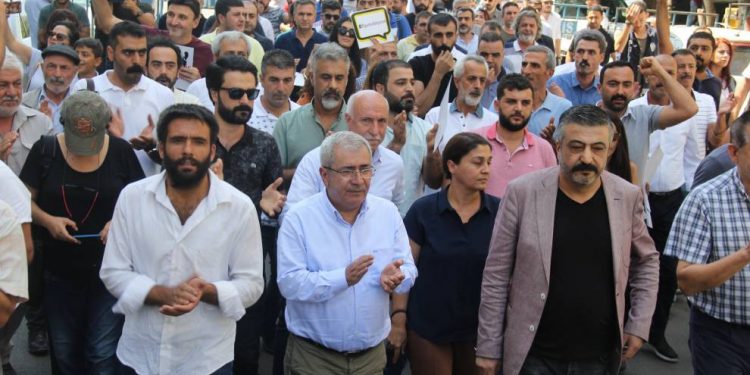 Amed’de direniş 11’inci gününde