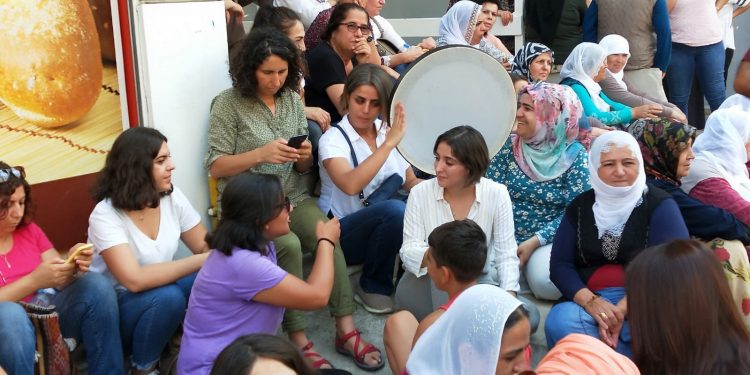 Amed’de direniş 8’inci gününde