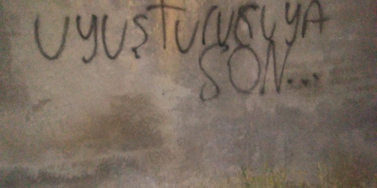 Stewrê Gençlik Meclisinden duvar yazılama eylemi