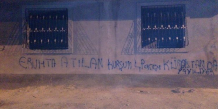 İntikam Biriminden “Eruh’ta atılan kurşun 4 parça Kürdistanda yayılıyor” duvar yazılaması