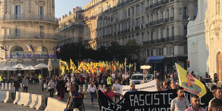 Marsilya’da binler gaspçı kayyımlara karşı yürüdü