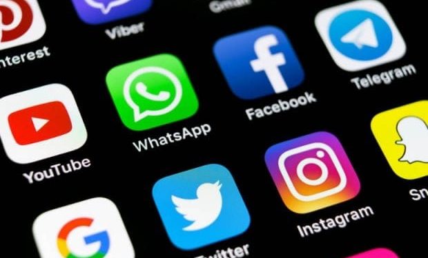 Sanal mecralarda kimin kulağı var?