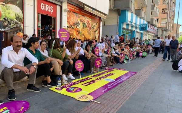 Amed’de direnişin 17’inci günü : Akp Halka Hesap Verecek