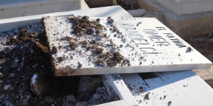 SON DAKİKA – İntikam Birimi, şehitlikleri tahrip eden işgalci Türk polislerini vurdu