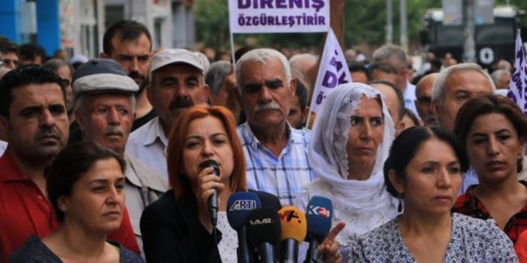 Amed’de direniş bir ayı gerisinde bıraktı