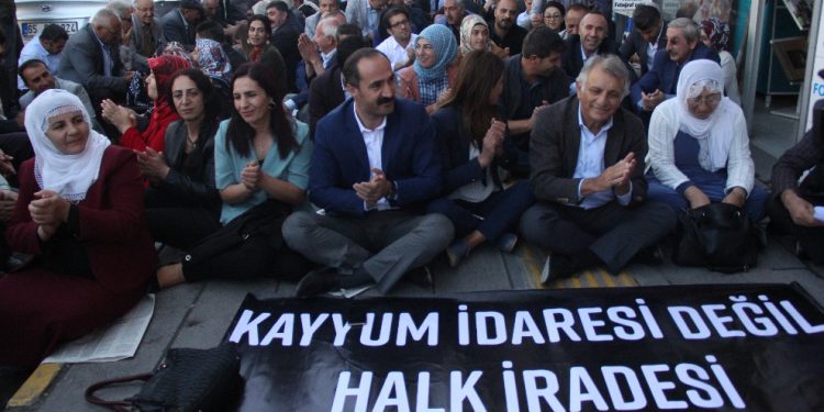 Wan’da direniş 40’ıncı gününde