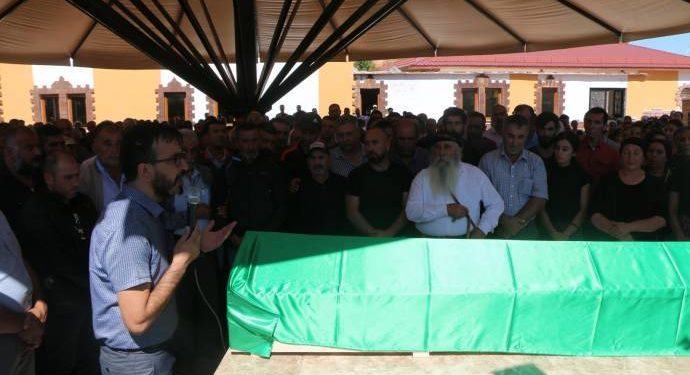 İşgalci Türk askeri aracın ezdiği genç toprağa verildi