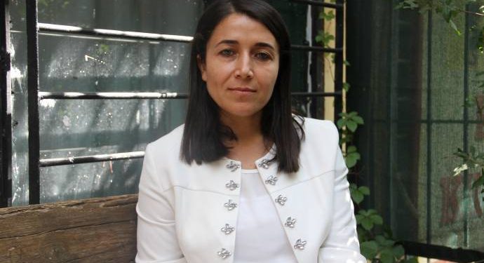 Pasur Belediye Eşbaşkanı Fatma Ay da gözaltına alındı!