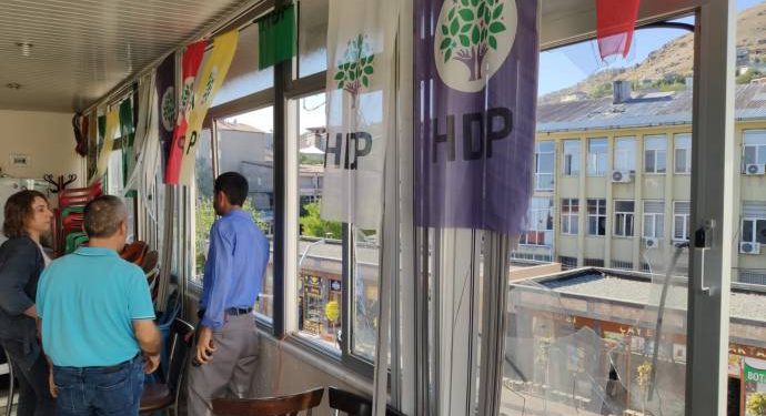 Pasur’da yurttaşlara saldıran 5 kontra gözaltına alındı