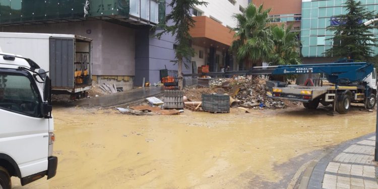 Marmara Üniversitesi’nde tadilat nedeniyle dersler işlenmiyor