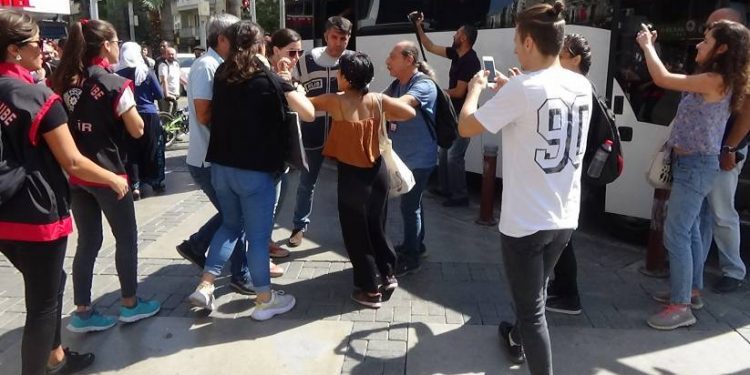 Kayyım işgalini protesto eden 6 yurttaş gözaltına alındı