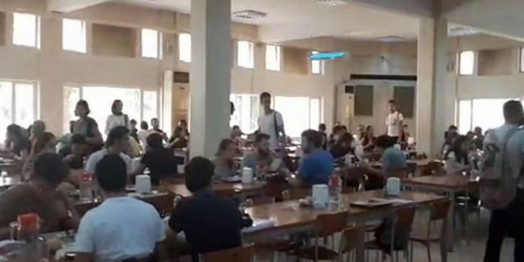 Ege Üniversitesi’nde yemek zammı protesto edildi