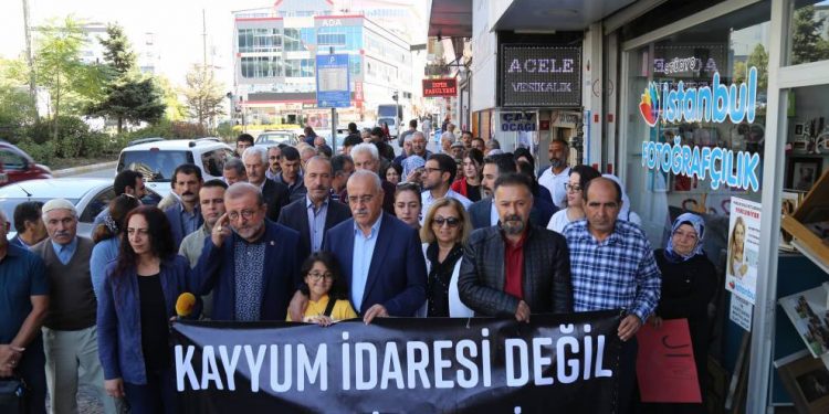 Wan’da direniş 35’inci gününde: Van’da tabelanız kalmayacak