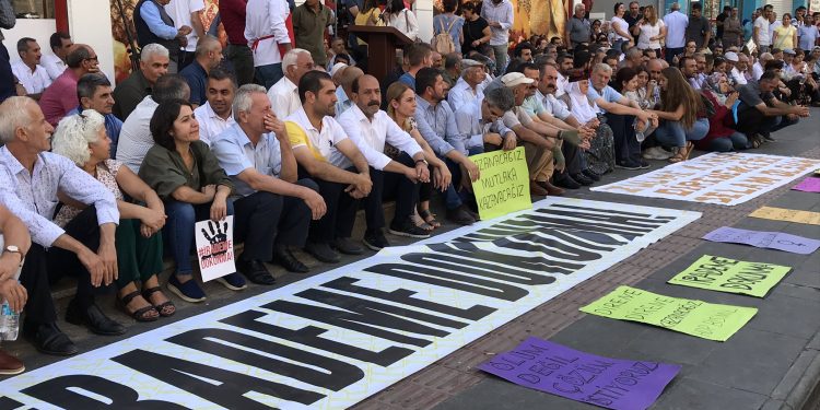 Amed’de direniş 16’ıncı gününde