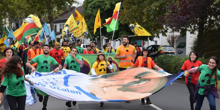 “Önderlik ile Yürü, Faşizmi Yok Et!” Bonn Uzun Yürüyüşü ilk günü tamamlandı