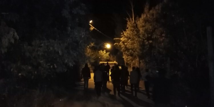 Gençlerden kayyımlara karşı meşaleli yürüyüş