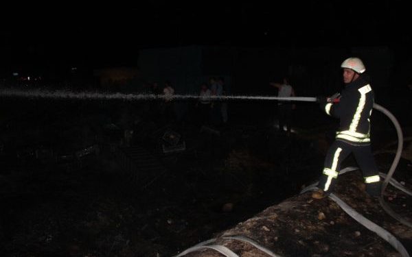 Manisa’da bir imalathane cayır cayır yandı