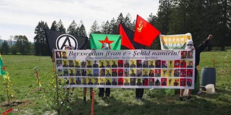 Ölümsüzleşen enternasyonalist savaşçılar için ağaç dikme etkinliği