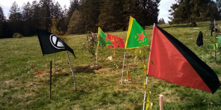 Ölümsüzleşen enternasyonalist savaşçılar için ağaç dikme etkinliği