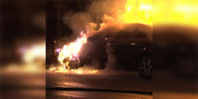 SON DAKİKA – İntikam Birimleri işbirlikçilere ait aracı imha etti