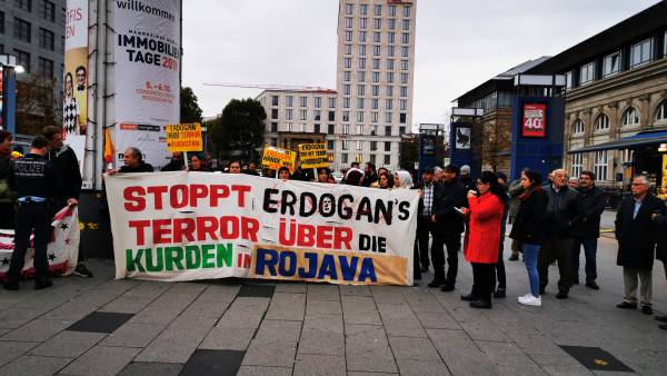 Kürdistanlılar işgal tehditlerine karşı alanlarda!