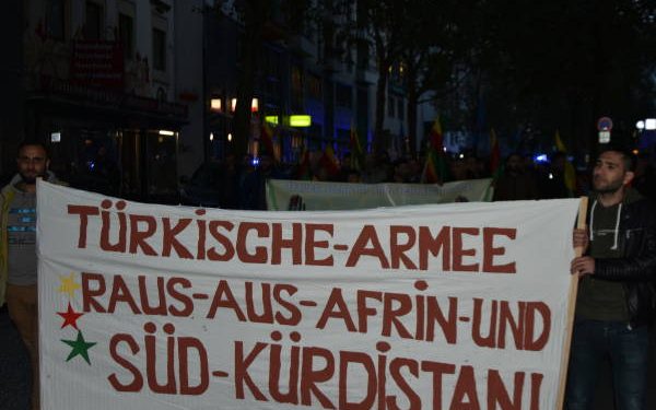 Kürdistanlılar işgal tehditlerine karşı alanlarda!