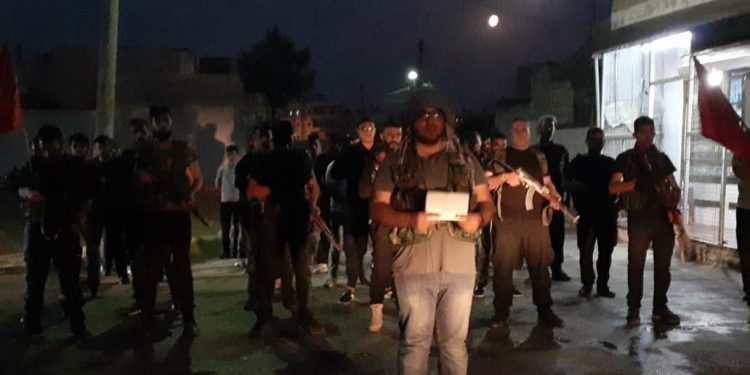 Gençler direnişe akın ediyor