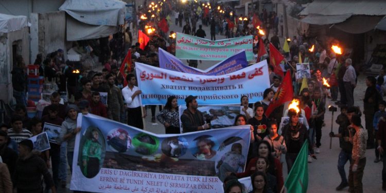 Gençler Türk işgalciliğine karşı yürüdü