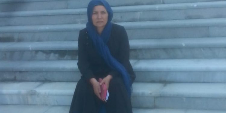 Tahliye edilmeyen oğlu için Tekirdağ Adliyesi’nde oturma eylemine başladı