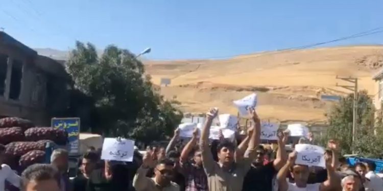 Rojhilat’ta halk işgale karşı sokaklara çıktı