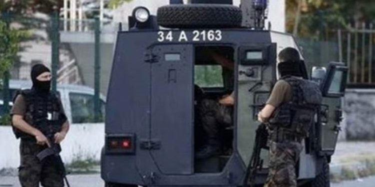 İşgalci Türk polisi 3 yurttaşı rehin aldı