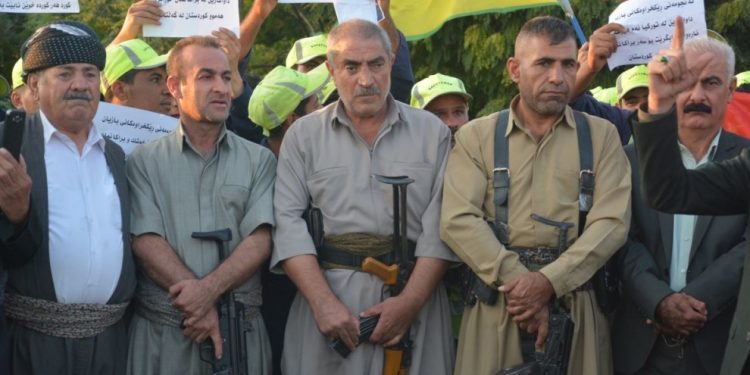 Derîn peşmergeleri silahlarıyla işgalcilere mesaj verdi